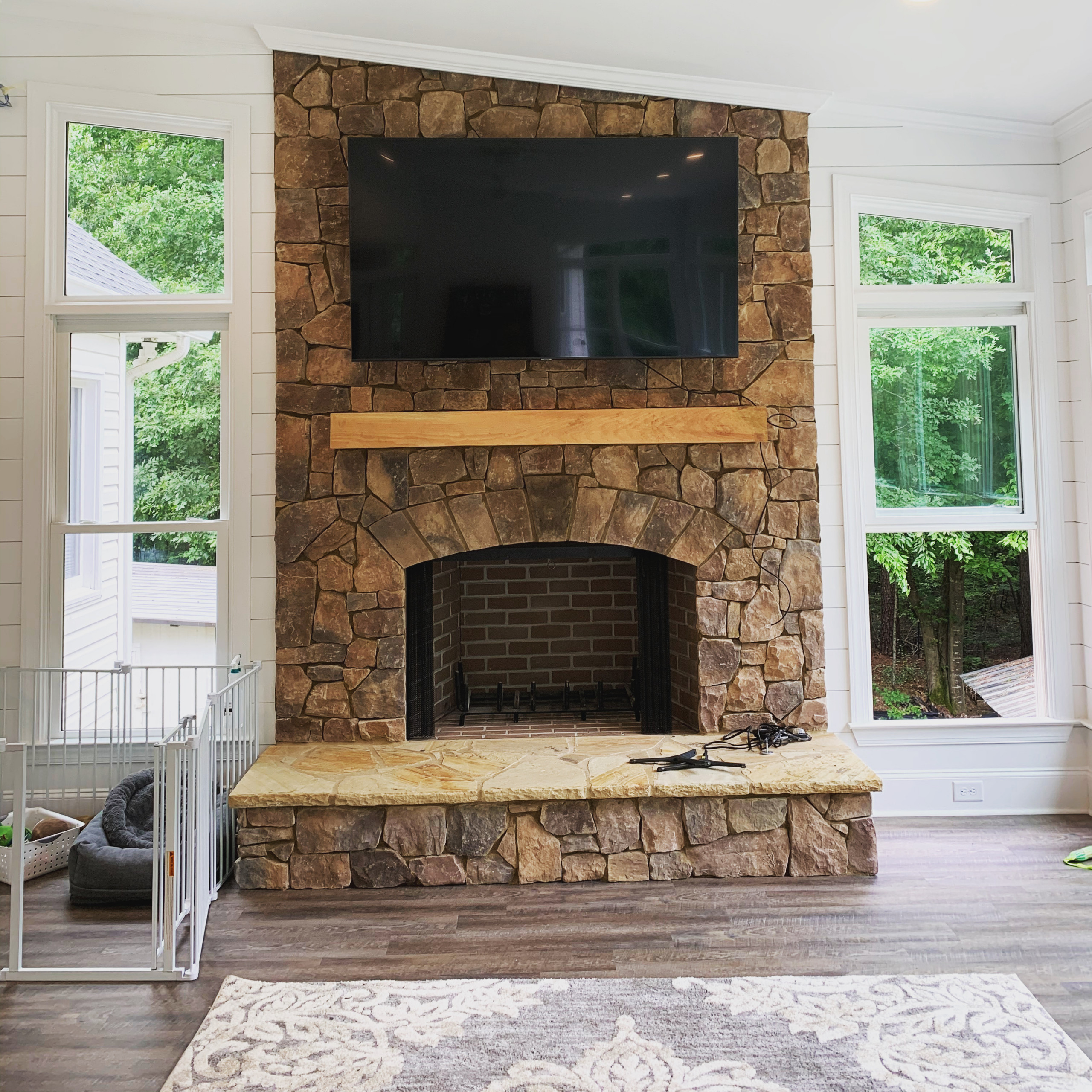 Inspiration for a country living room remodel in Atlanta