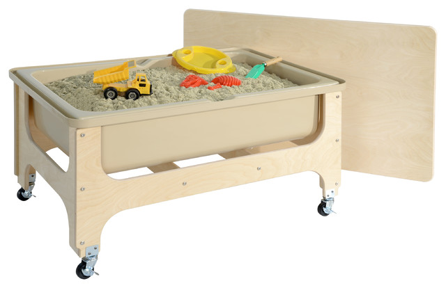 sand and water table with lid