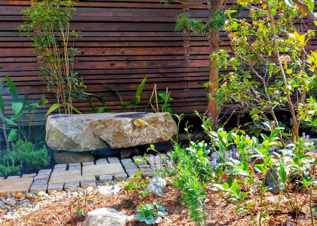 戸建ての庭 植物を楽しむロックガーデン Japanese Modern Garden By 成城グリーン株式会社 Houzz Ie