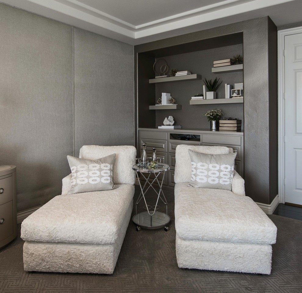 Transitional home design photo in Orange County