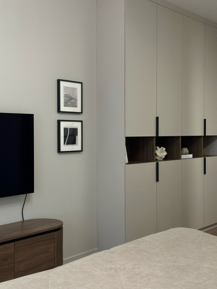 Распашные шкафы