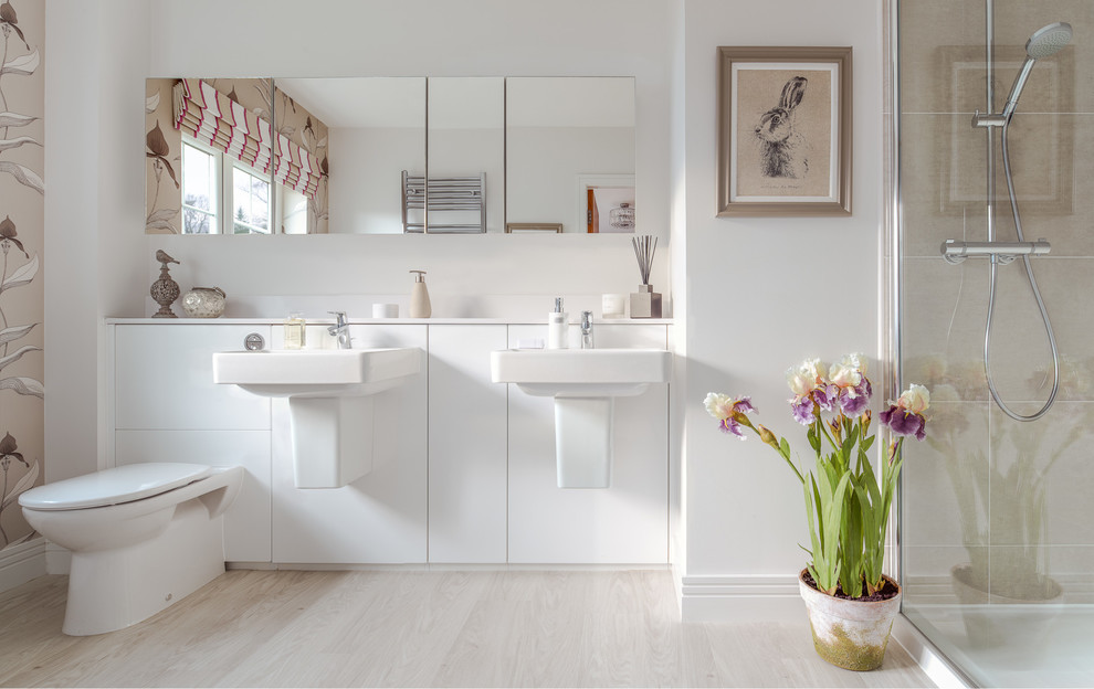 This is an example of a transitional bathroom in Edinburgh.