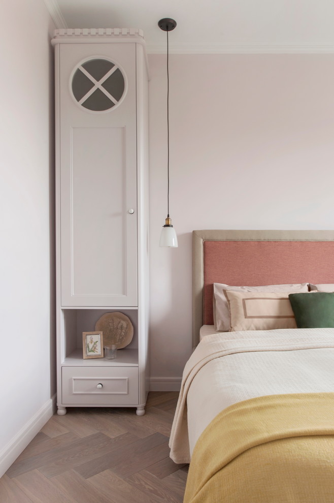 Квартира в доме по проекту архитектора Жолтовского.