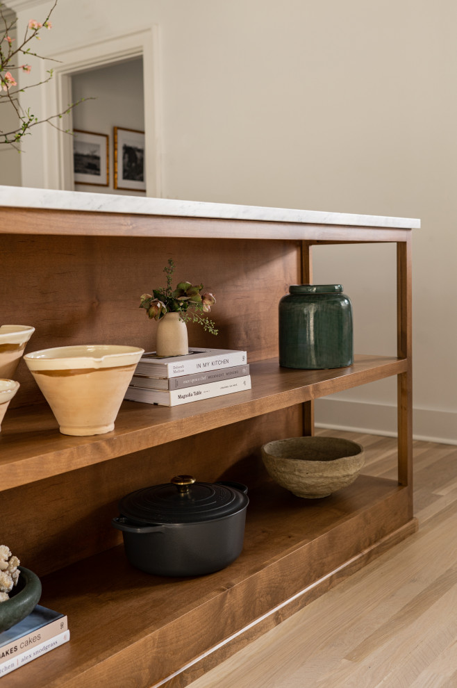 Transitional kitchen photo in Seattle
