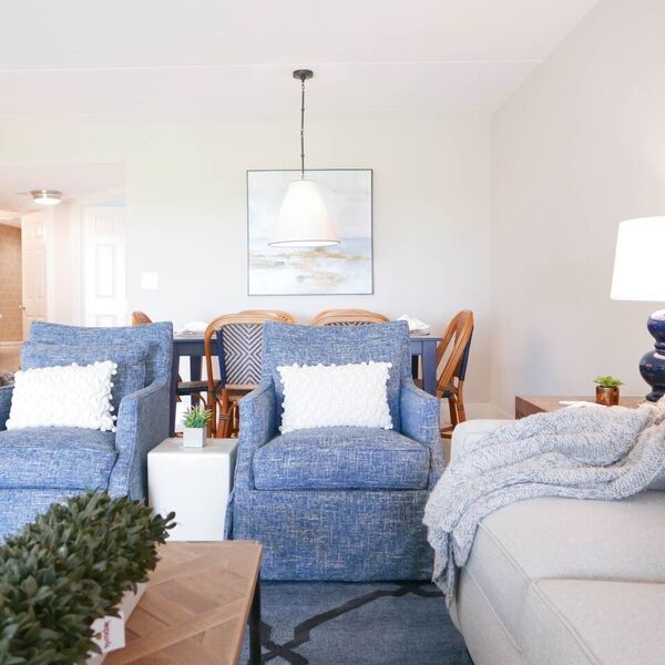 Sailmaker Condo maritim-vardagsrum