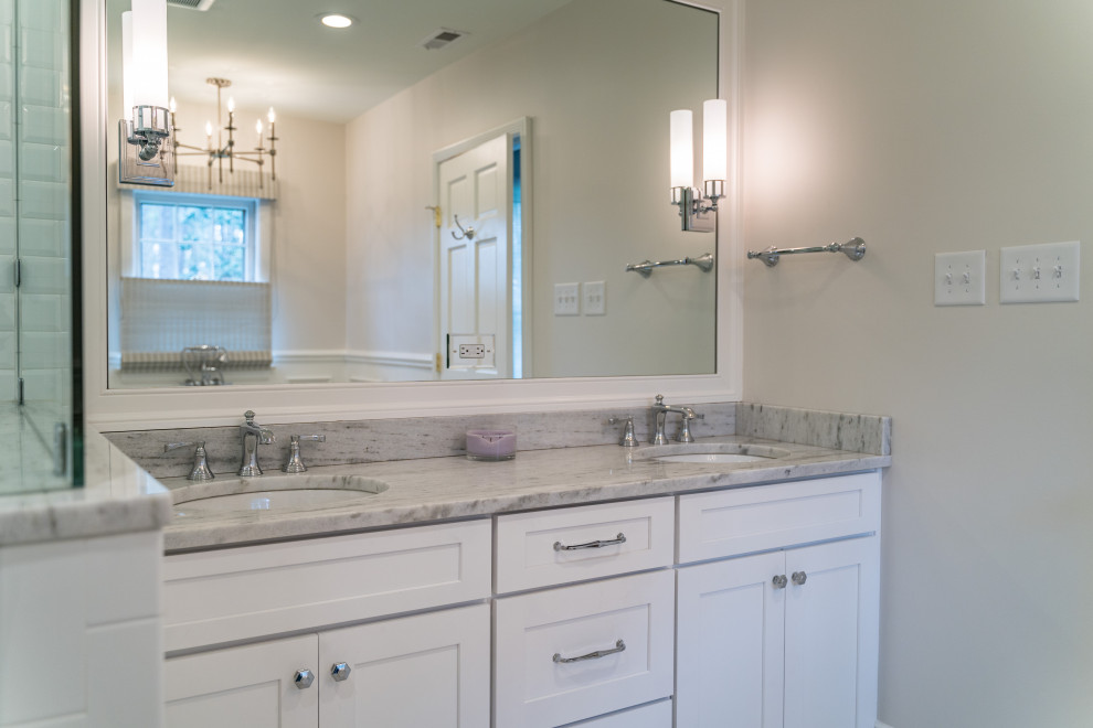 Inspiration for a transitional home design remodel in Raleigh