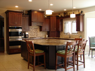 Newgate - Traditional - Kitchen - Denver - by Castle Kitchens and Interiors