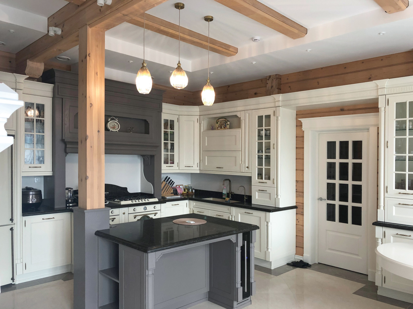 Кухня Victoria в загородном шале.