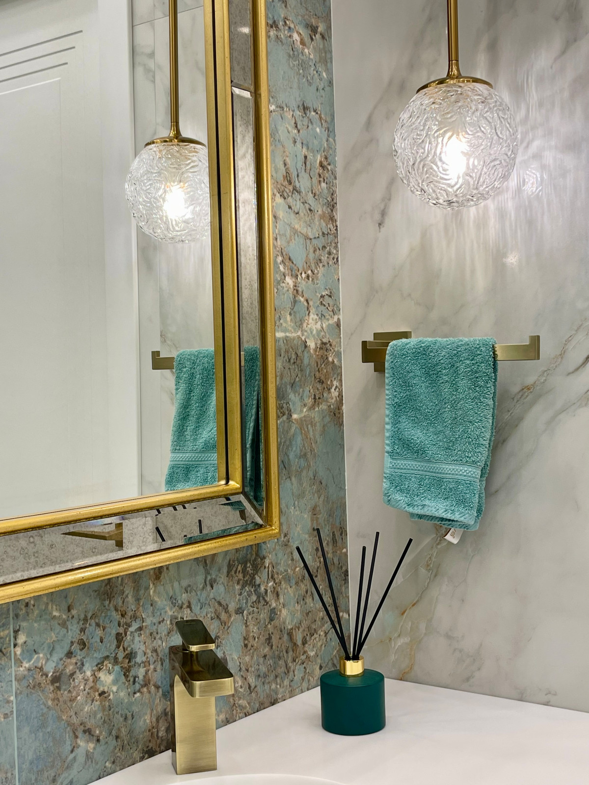 Проект в бирюзовых тонах