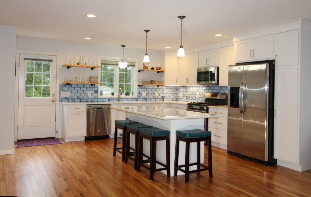Backsplash in Blue