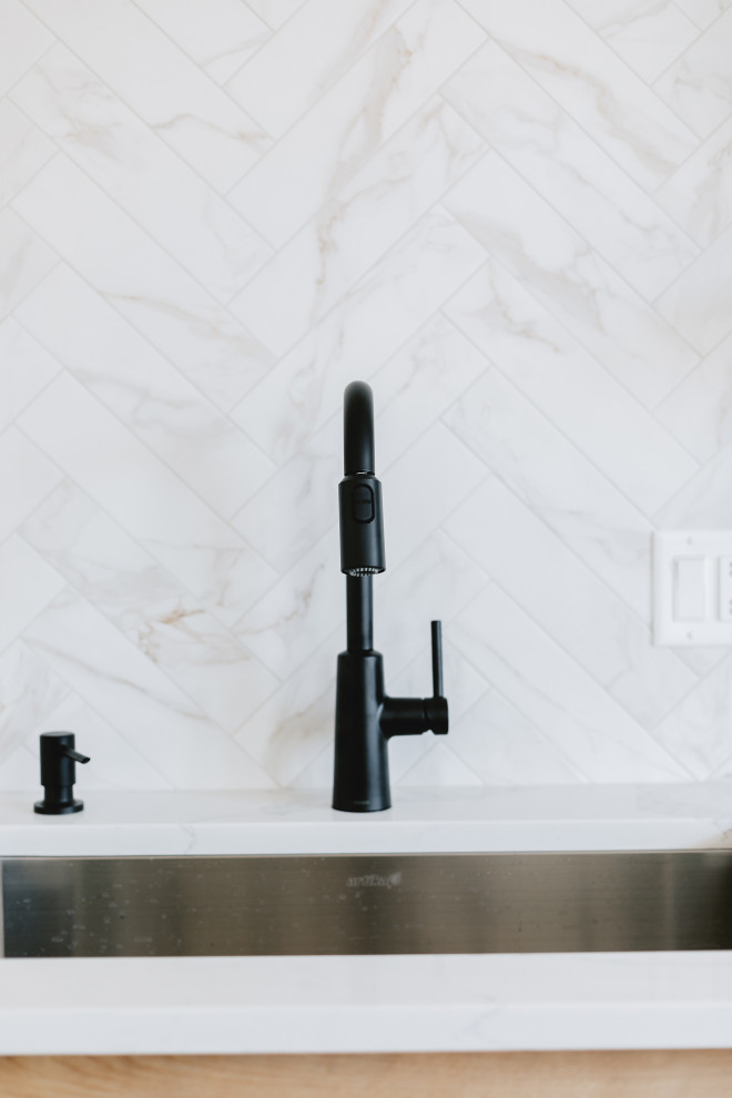 Transitional kitchen photo in Edmonton