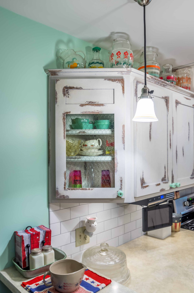Shabby-Chic Country Kitchen & Sunroom