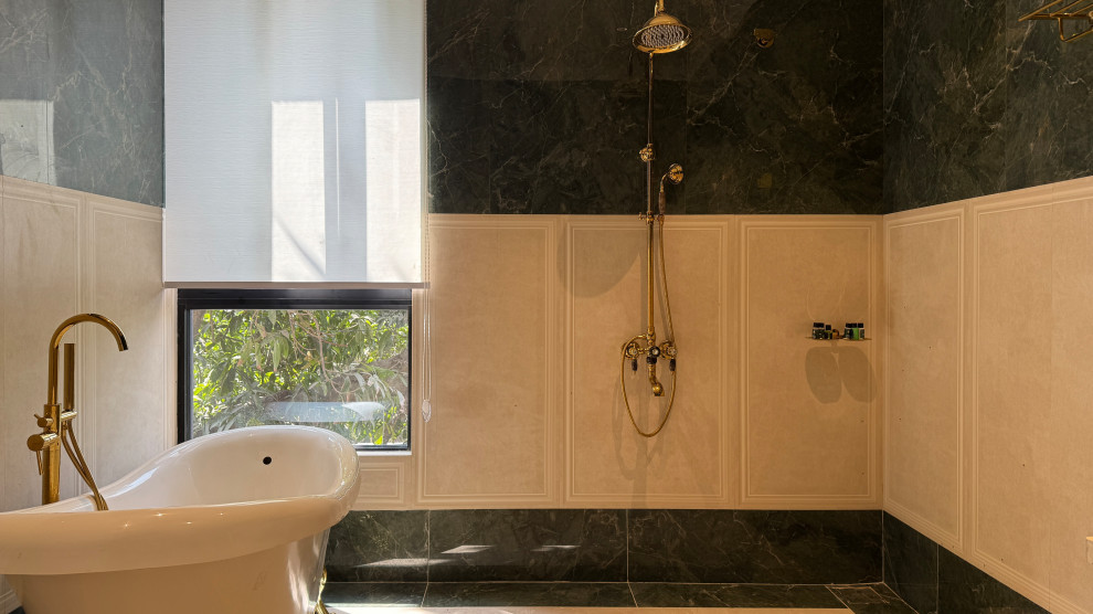 Photo of a British Colonial bathroom in Chennai.