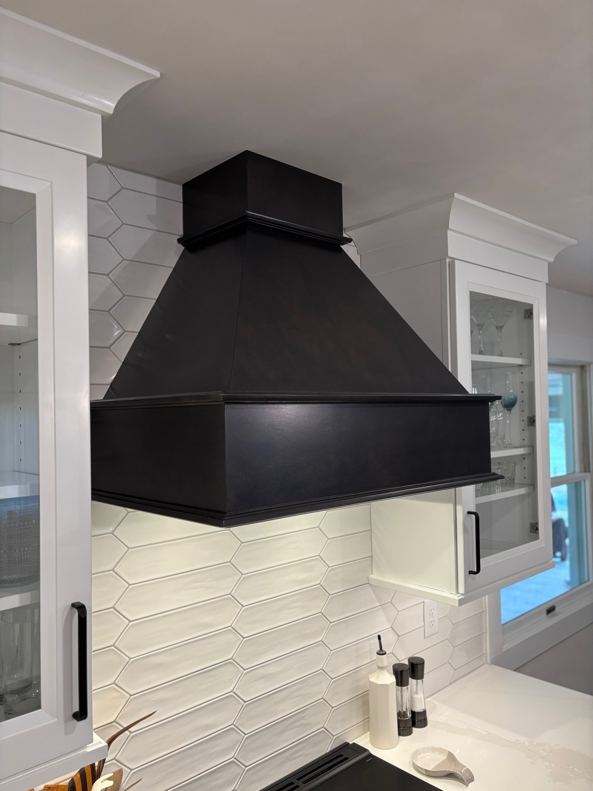 Kitchen with an Unexpected Pop!
