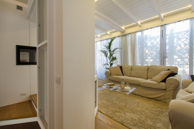 Modern country a Milano shabby-chic-style-wohnbereich