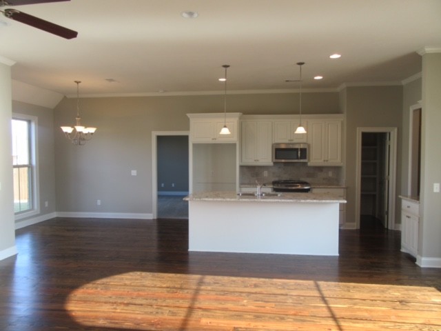 Home design - transitional home design idea in Jackson