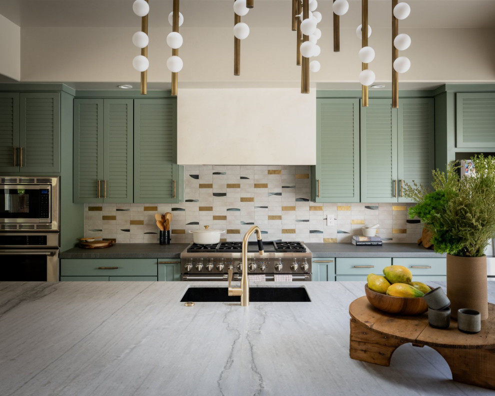 Kitchen - kitchen idea in Orange County