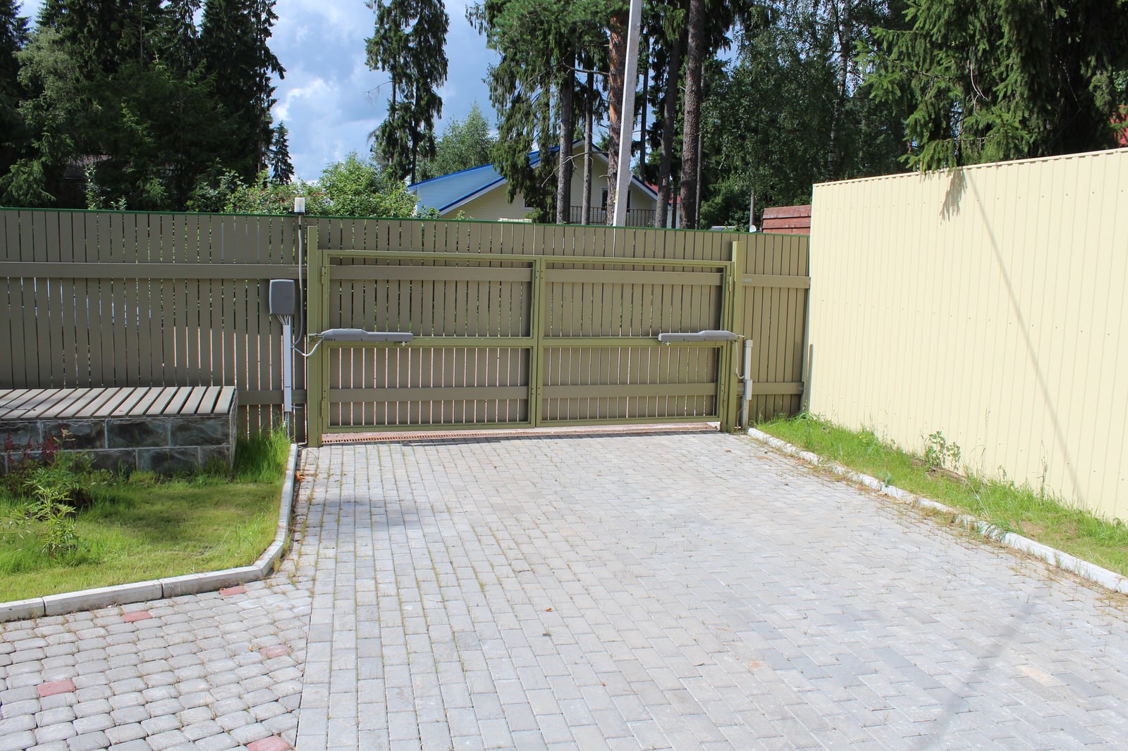 Отделка загородного дома и благоустройство территории, п. Вырица, Гатчинский р-н