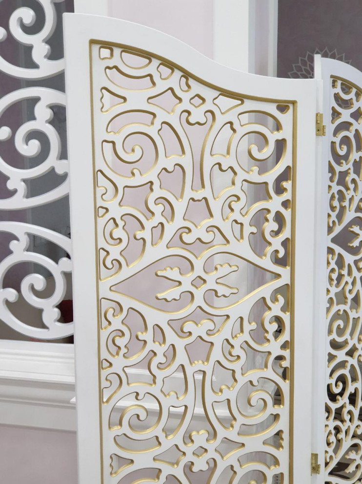 Ажурные ширмы и зеркало для частного дома