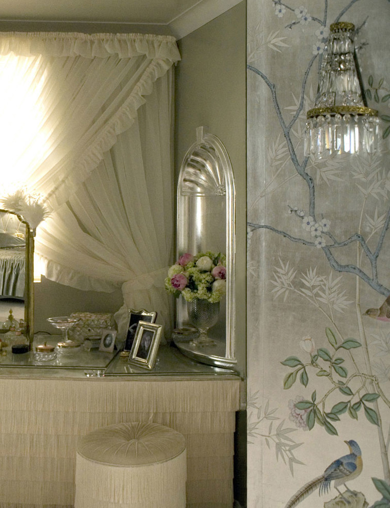 Handprinted Chinoiserie wallpaper in interior design - Transitional ...