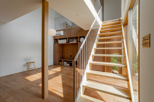 鳴和台の家 escalier