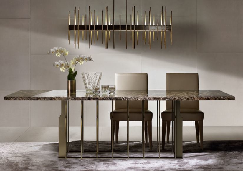 Обеденный стол с мраморной столешницей