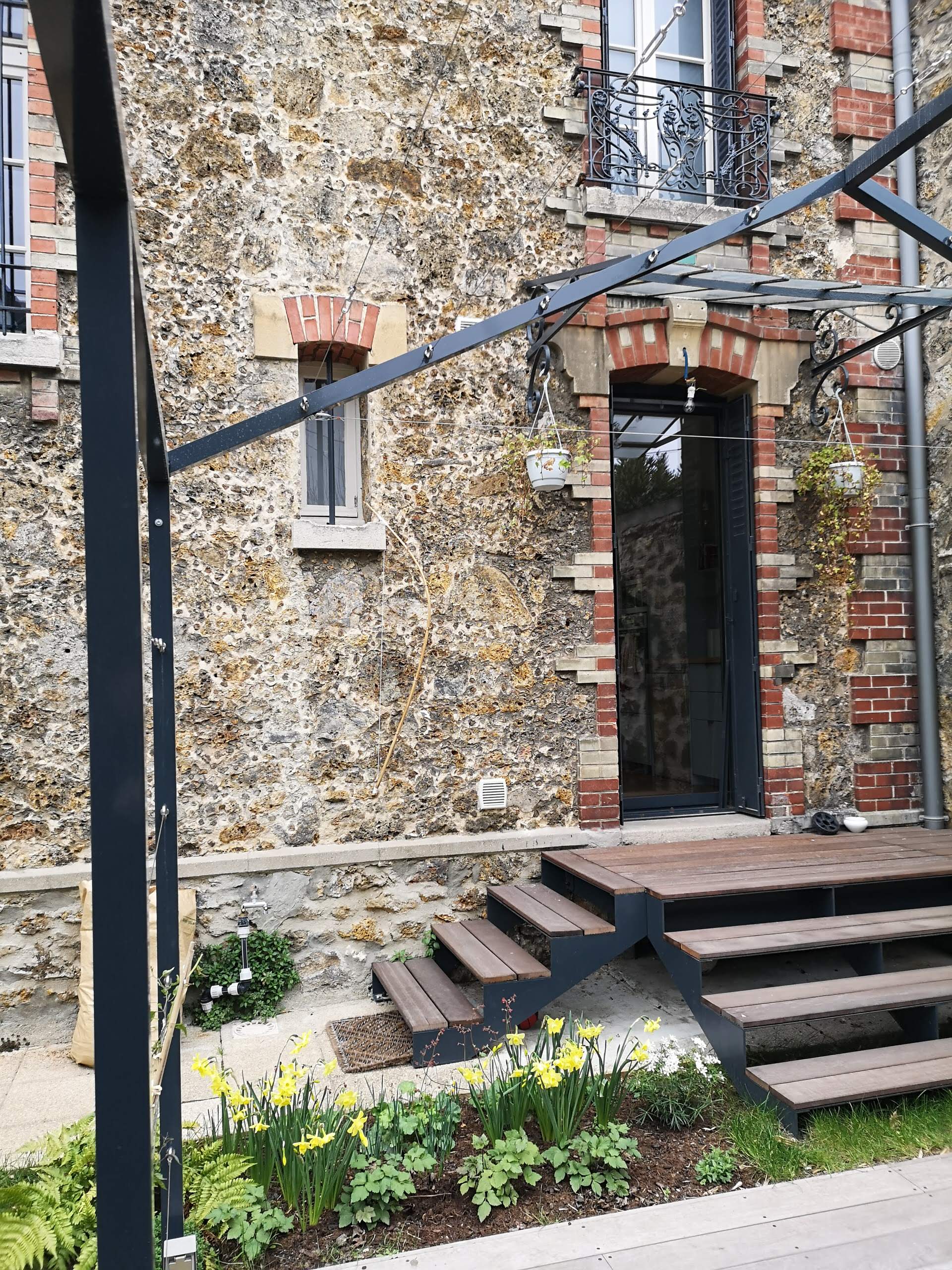 Un escalier sur mesure avec 2 volées de marches