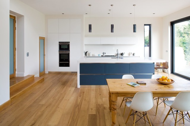 Contemporary Clean Handleless Style Kitchen contemporary-kitchen