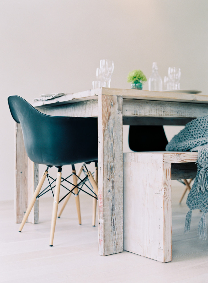 Dining room - rustic dining room idea