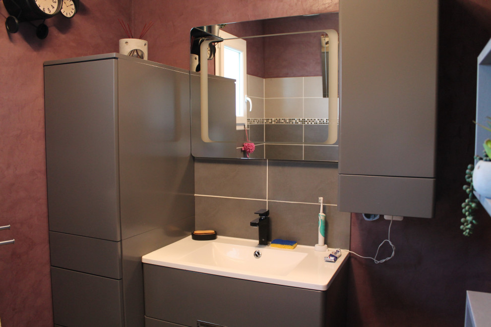Стильный дизайн: ванная комната среднего размера в стиле лофт - последний тренд
