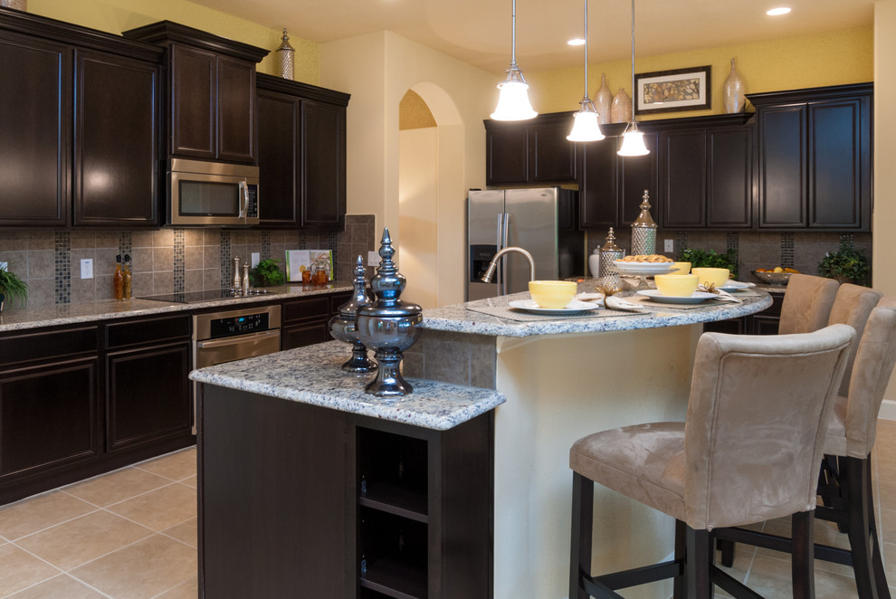 Inspiration for a transitional kitchen remodel in Orlando