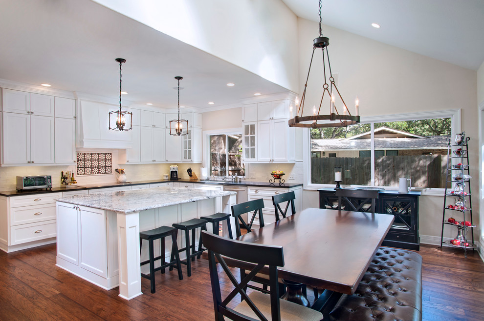 Transitional kitchen photo in Austin