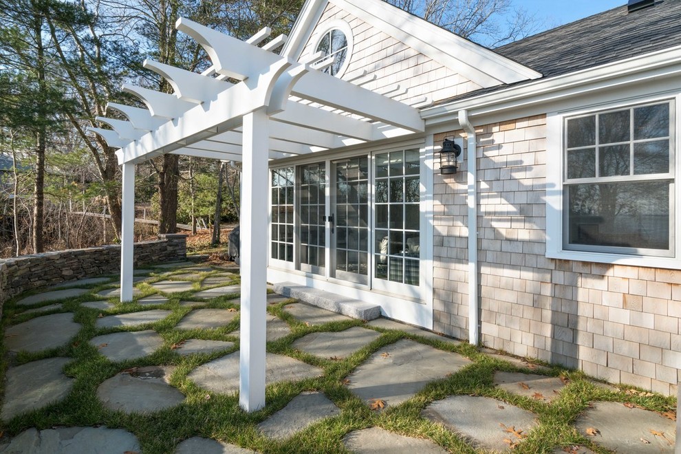 Home design - transitional home design idea in Boston
