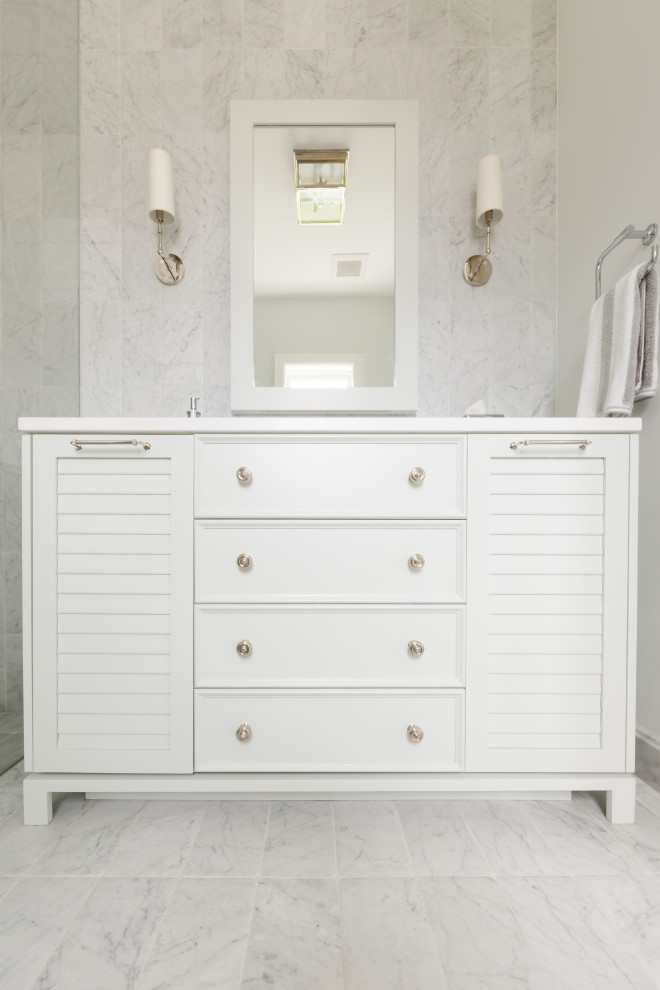 Inspiration for a transitional bathroom remodel in Tampa