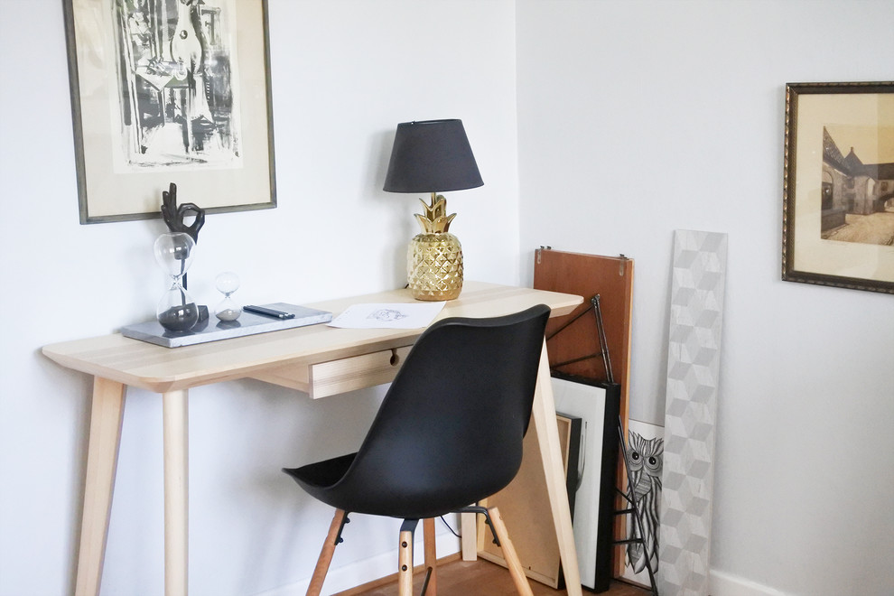 This is an example of a scandinavian home office in Gothenburg.