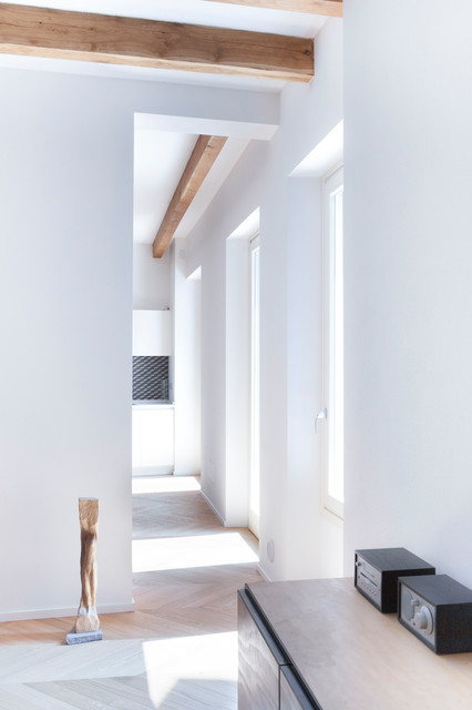 CASE C contemporary-living-room