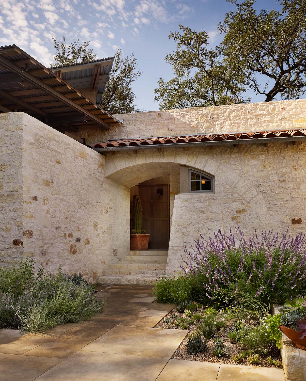 Spanish Stone - Photos \u0026 Ideas | Houzz, image size:1204x1500