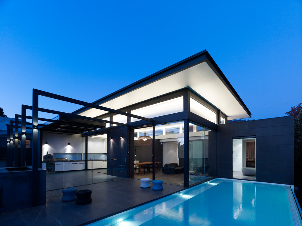 This is an example of a contemporary pool in Melbourne.