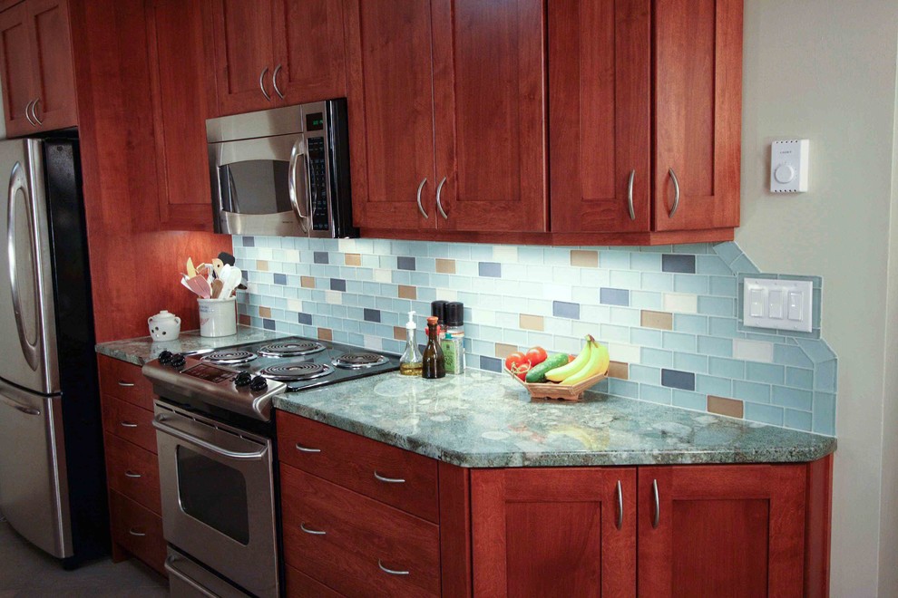 Transitional kitchen photo in Seattle