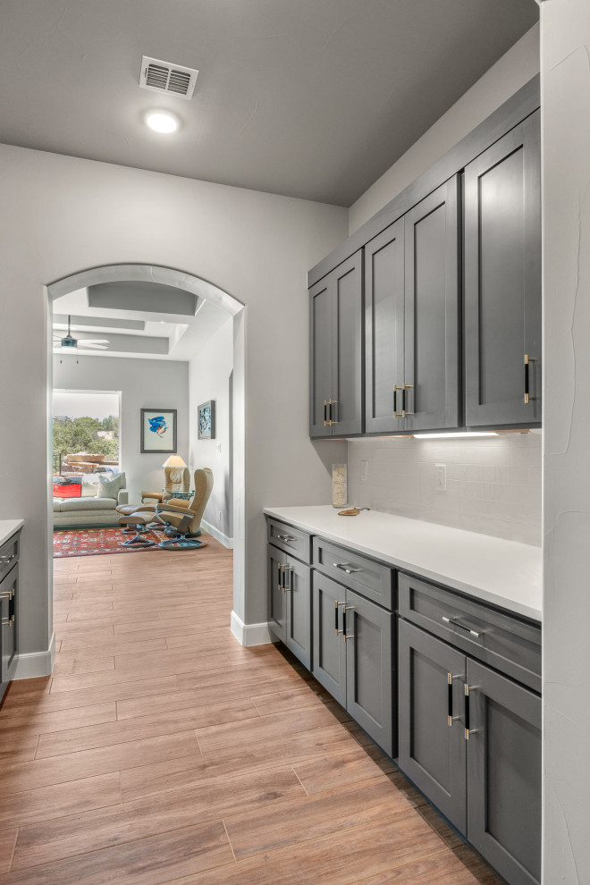 Kitchen - transitional kitchen idea in Austin