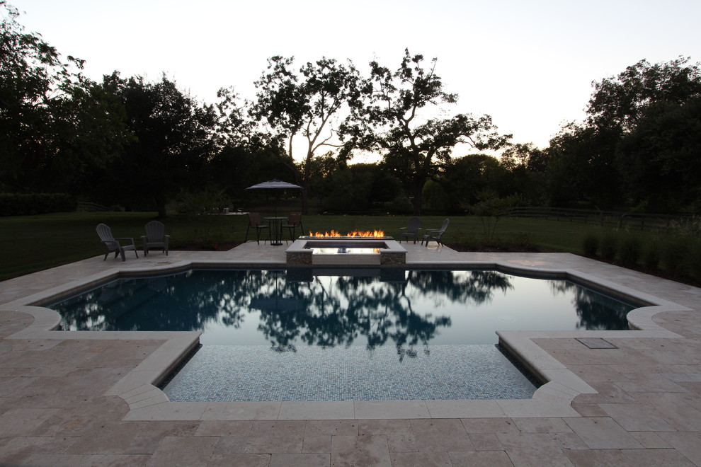Transitional pool photo in Houston