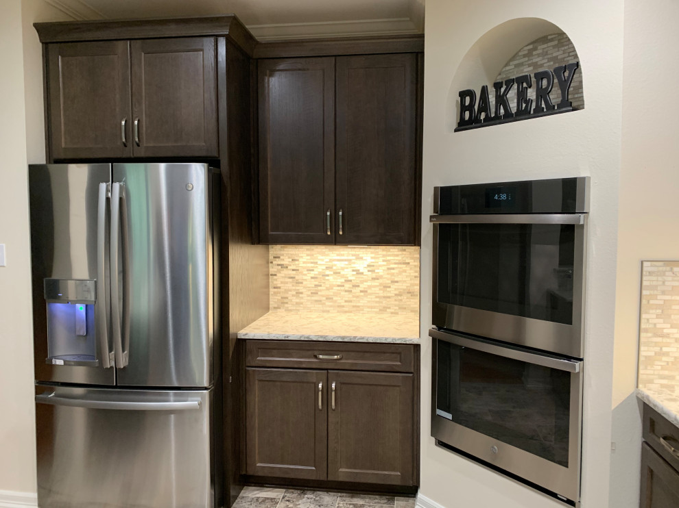 Inspiration for a transitional kitchen remodel in Austin