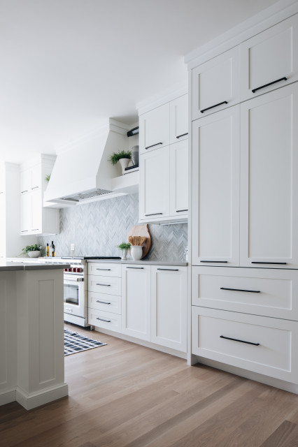 Open & Airy klassisch-modern-kueche