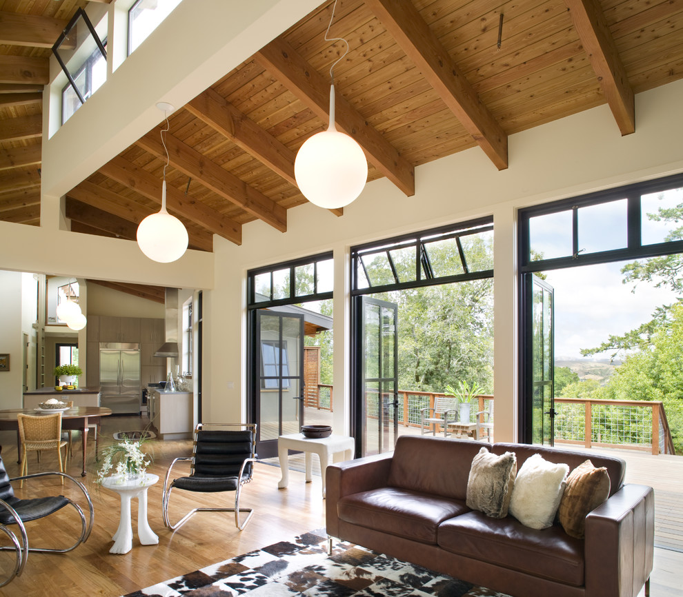 Design ideas for a country family room in San Francisco.