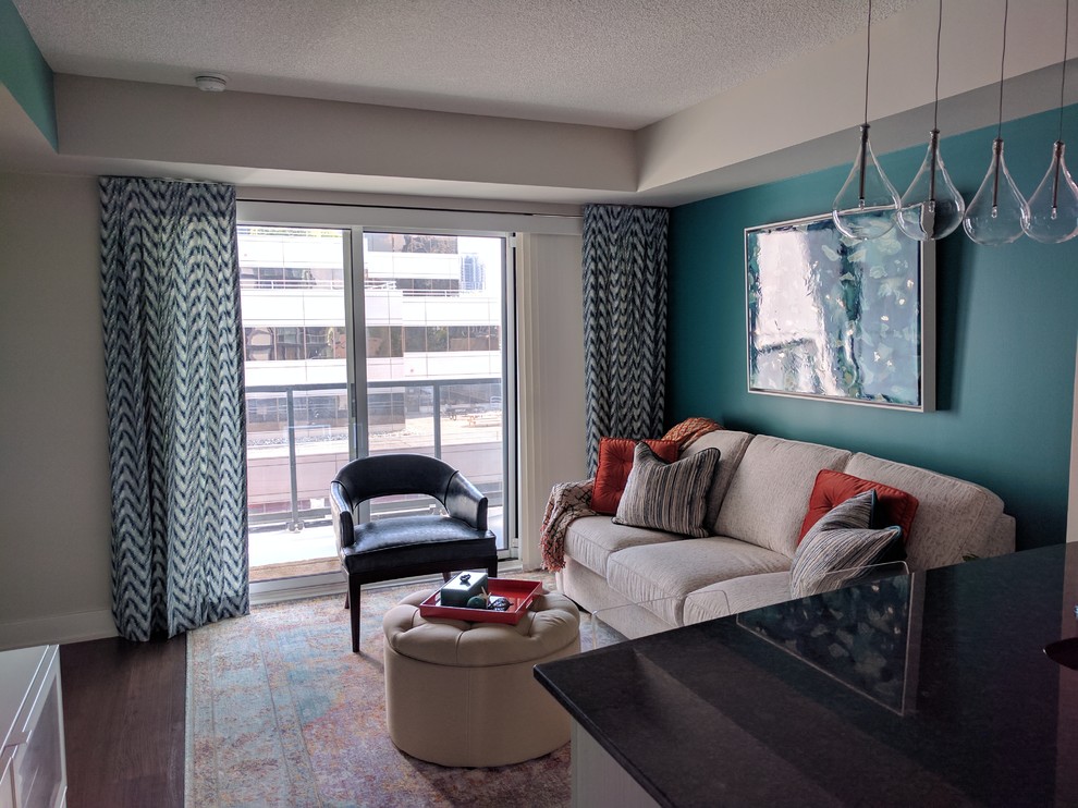 Design ideas for a small contemporary living room in Toronto.