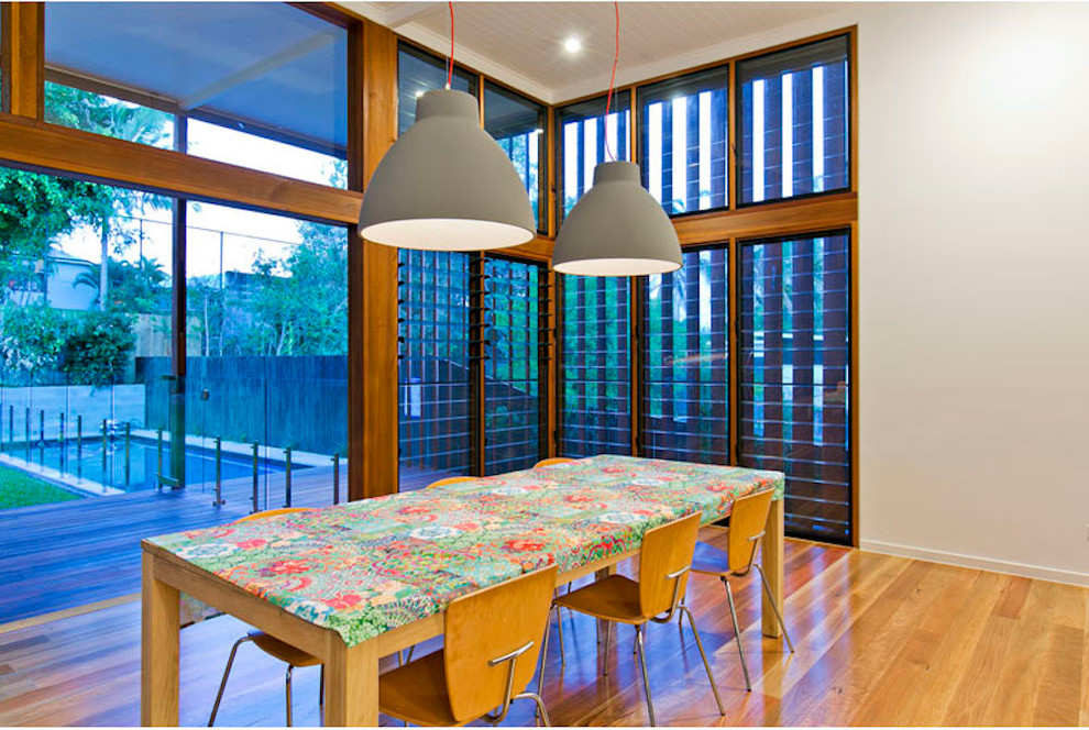 Inspiration for a contemporary dining room in Brisbane.