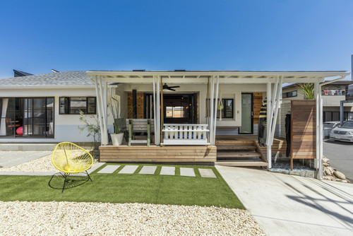 カリフォルニアスタイルの家/
南国 ディスプレイ プランター/
アメリカン SURF トラック/
#店舗什器
#サーフ
#サンセット
#箱庭 My Houzz：リアルなカリフォルニアスタイルを追求した、茅ヶ崎の