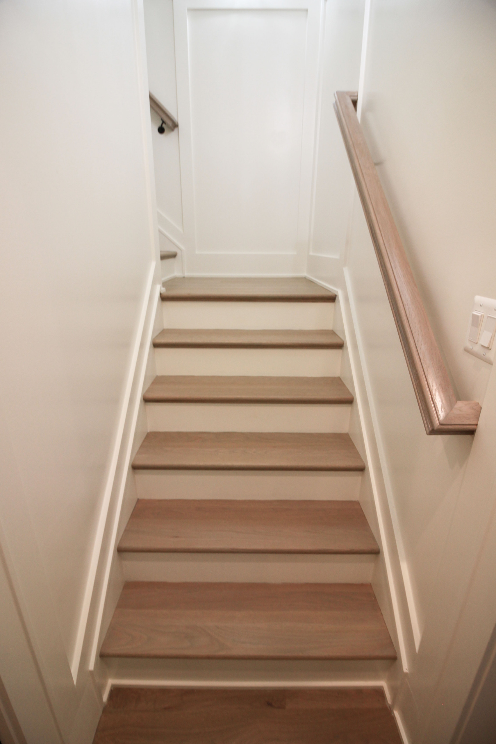 93_Captivating Light Wood Railing System with Black Spindles, Arlington VA 22207
