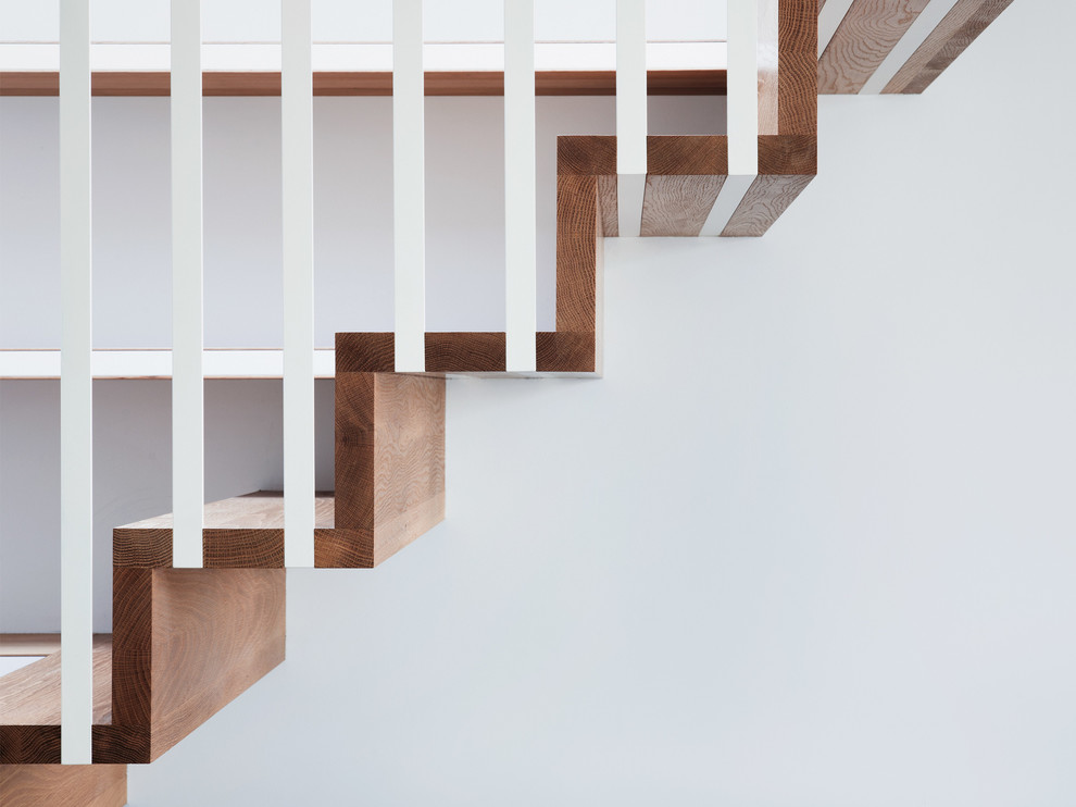 Imagen de escalera contemporánea de tamaño medio