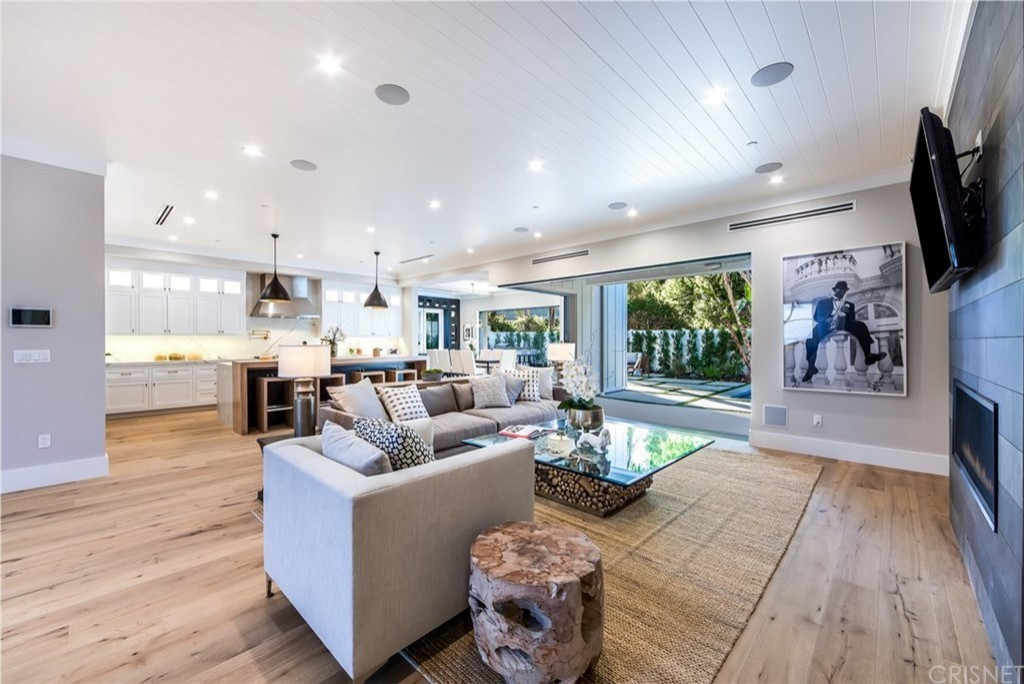 Custom Home - Edgerton Avenue Encino CA